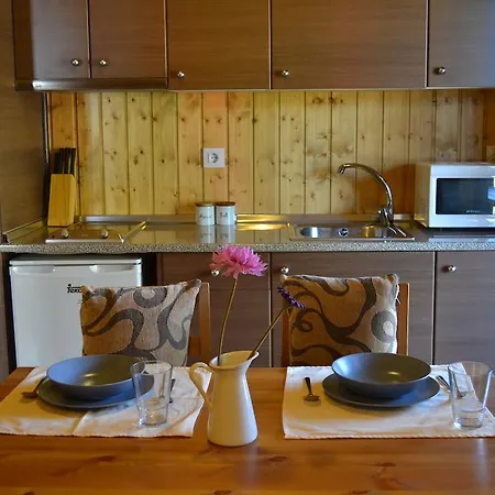 אתר קמפינג Complejo La Mata מדריגל דה לה וורה